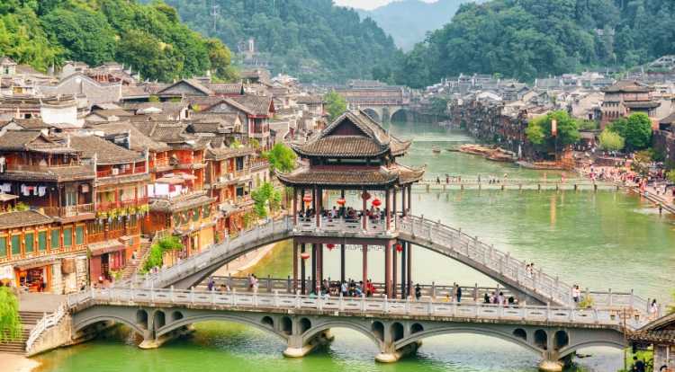 Tour Trung Quốc 5N4Đ: Phượng Hoàng Cổ Trấn - Trương Gia Giới khởi hành TP.HCM